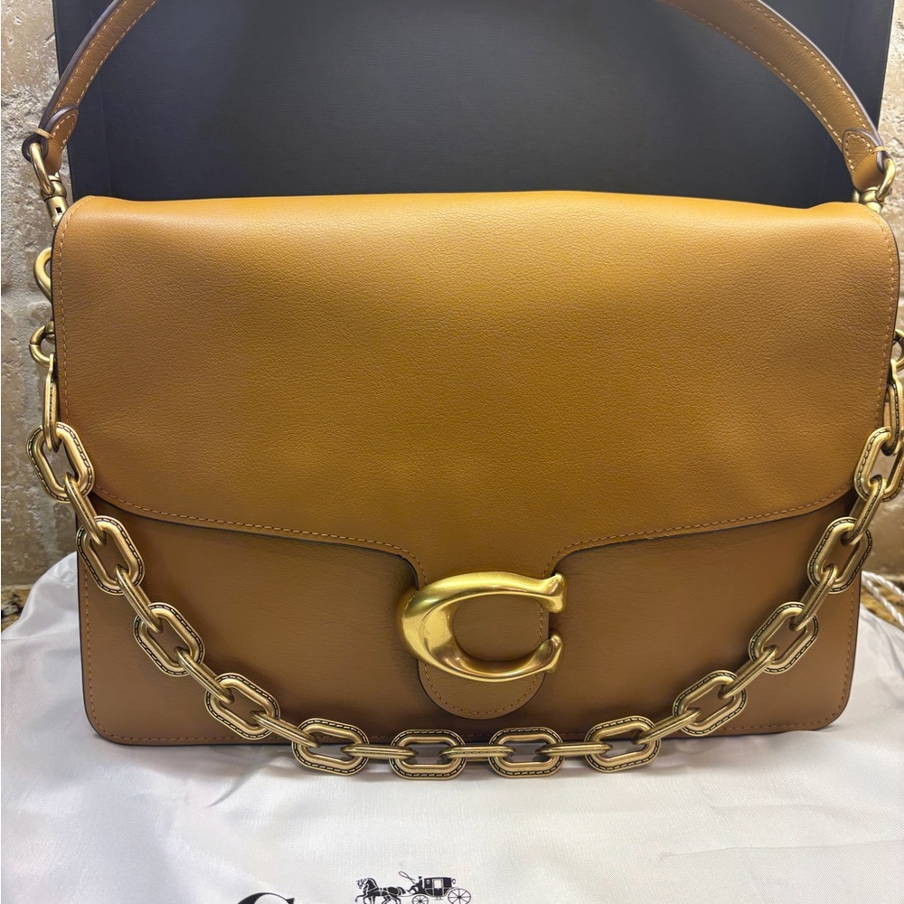 Coach Saddle Shoulder Bag in Caramel with Gold Hardware